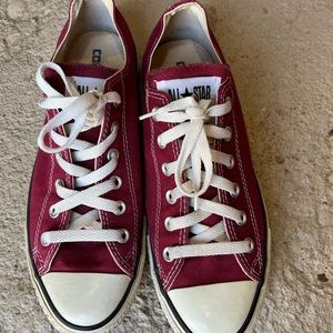 Red low top converse